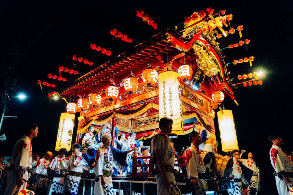 夜通し開催のド派手祭り！？日本三大ばやし「花輪ばやし」に潜入した件 × 秋田県